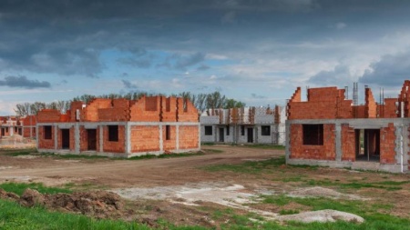 Constructeur de maison dans le Haut-Rhin : r&eacute;ussir le terrassement